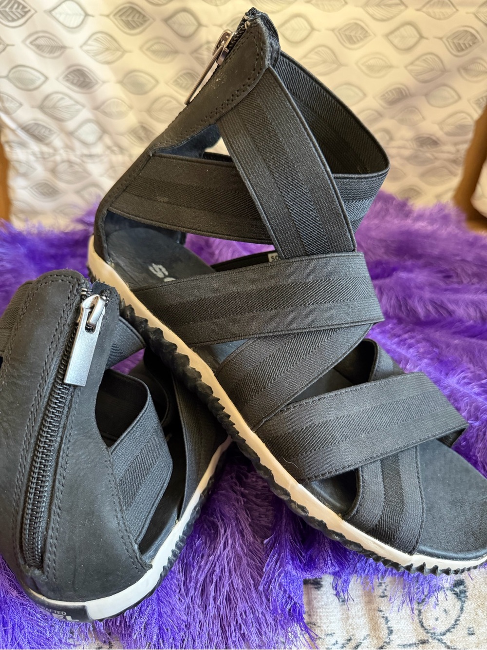 Women's Black Strappy Sorrel Elastic Sandals